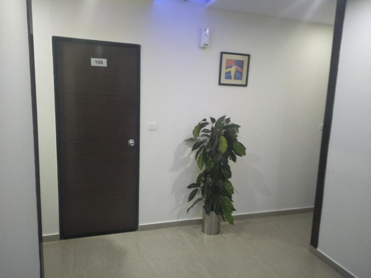 Hotel Ambience Sarkhej Екстер'єр фото