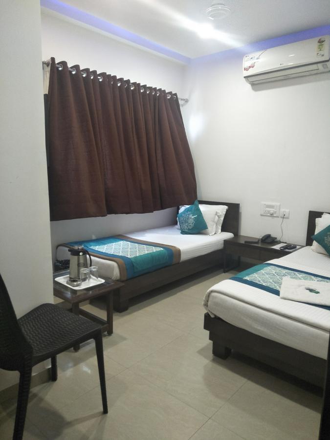 Hotel Ambience Sarkhej Екстер'єр фото